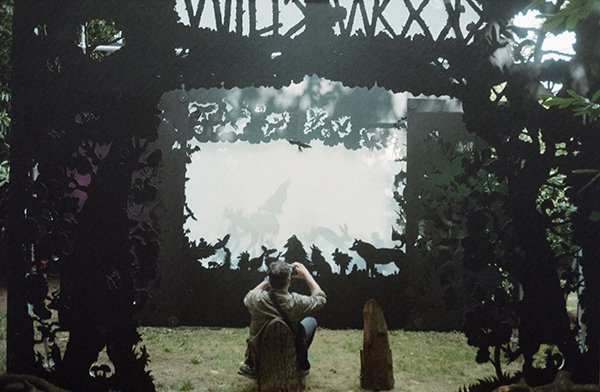 蜂蝶有路依稀到拼音版